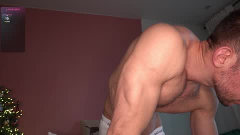 Snapshot of muscularfriend chatting on January 30, 10:40 am Ivan online show from January 30, 10:40 am