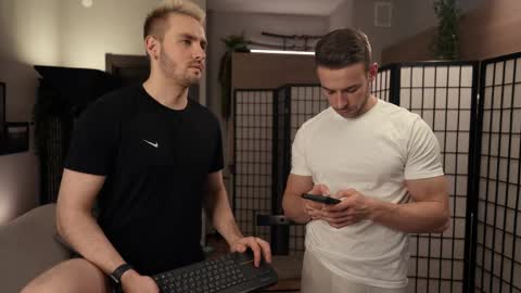 Snapshot of muscularfriend chatting on March 6, 3:24 pm Ivan online show from March 6, 3:24 pm