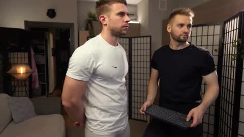 Snapshot of muscularfriend chatting on November 25, 5:24 pm Ivan online show from November 25, 5:24 pm