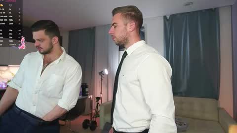 Snapshot of muscularfriend chatting on November 27, 5:37 pm Ivan online show from November 27, 5:37 pm