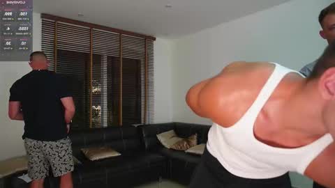 Snapshot of muscularfriend chatting on March 4, 4:24 pm Ivan online show from March 4, 4:24 pm