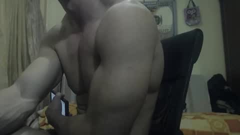 Snapshot of musculargod chatting on December 9, 12:12 am SexyMuscled online show from December 9, 12:12 am