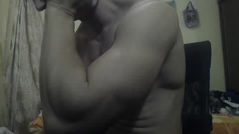 Snapshot of musculargod chatting on December 28, 7:54 pm SexyMuscled online show from December 28, 7:54 pm