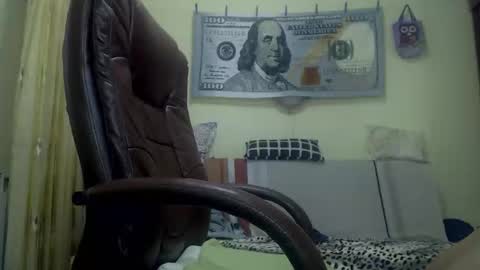 Snapshot of musculargod chatting on November 9, 8:29 pm SexyMuscled online show from November 9, 8:29 pm