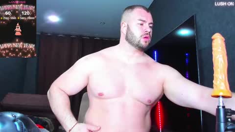 Snapshot of muscularjohnforu chatting on March 7, 6:54 pm click icon for peach online show from March 7, 6:54 pm