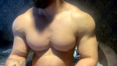 Snapshot of muscularjuggler chatting on October 6, 2:20 am muscularjuggler online show from October 6, 2:20 am