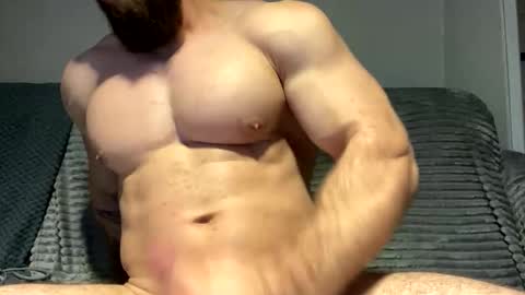 Snapshot of muscularjuggler chatting on November 1, 1:40 am muscularjuggler online show from November 1, 1:40 am