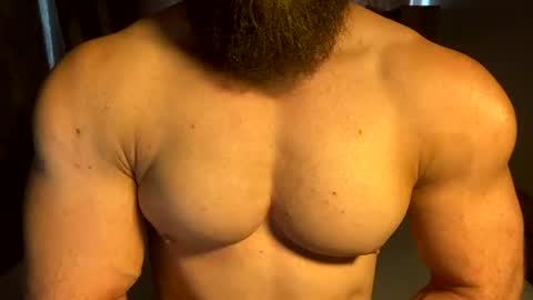 Snapshot of muscularjuggler chatting on July 27, 2:29 am muscularjuggler online show from July 27, 2:29 am