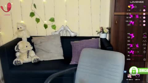 Snapshot of muse_kitty_jenia chatting on February 9, 1:44 am Jenya online show from February 9, 1:44 am