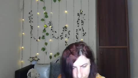 Jeneva online show from May 4, 6:04 pm