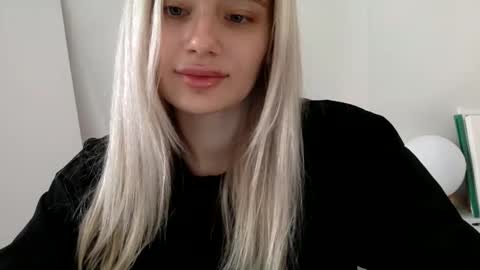 Snapshot of musescorner chatting on May 27, 2:36 pm musescorner online show from May 27, 2:36 pm