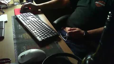 Snapshot of muso44 chatting on March 2, 11:07 am Muso online show from March 2, 11:07 am