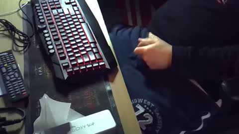 Snapshot of muso44 chatting on September 20, 12:22 am Muso online show from September 20, 12:22 am