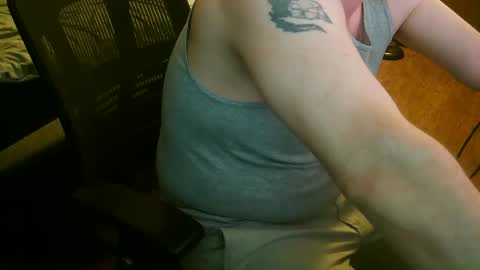 Snapshot of mustenjoyhead79 chatting on February 4, 10:47 pm mustenjoyhead79 online show from February 4, 10:47 pm