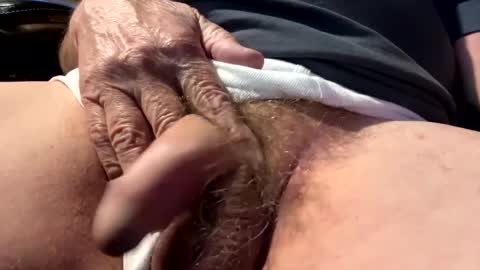 bighead mature oldcock love hairy pussy C2C married..hairy women more than welcome. Tips not required but appreciated online show from December 11, 3:26 pm