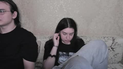 Snapshot of muuur_love chatting on May 18, 9:31 pm cute couple online show from May 18, 9:31 pm