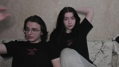 Snapshot of muuur_love chatting on May 29, 10:08 pm cute couple online show from May 29, 10:08 pm