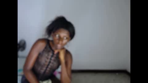 Snapshot of muyfer_latin_ts chatting on May 22, 5:47 am mayfer online show from May 22, 5:47 am