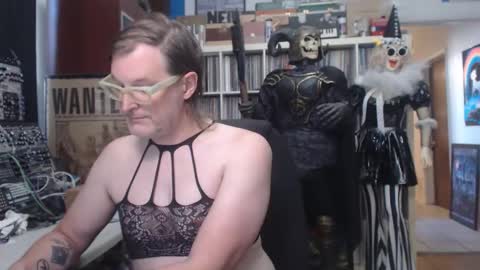 Muziknerd online show from October 16, 9:16 pm