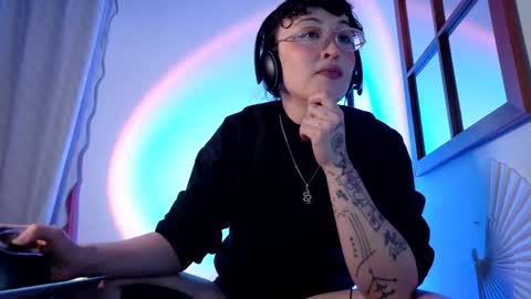 Mx. Anouk Divine online show from January 12, 1:33 am