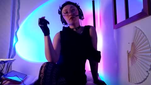 Mx. Anouk Divine online show from February 2, 2:21 am