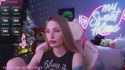 Snapshot of my__sweet__alice chatting on July 19, 11:08 pm mysweetalice online show from July 19, 11:08 pm