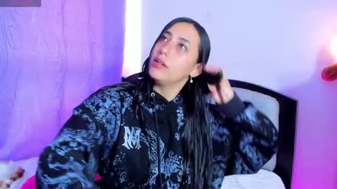my_aleja_ online show from April 25, 12:08 pm