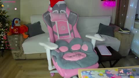 Emmy online show from December 24, 4:19 pm