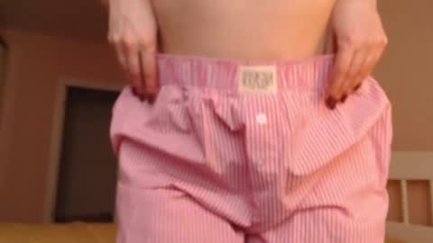 Hannah  welcome  online show from May 3, 12:00 pm