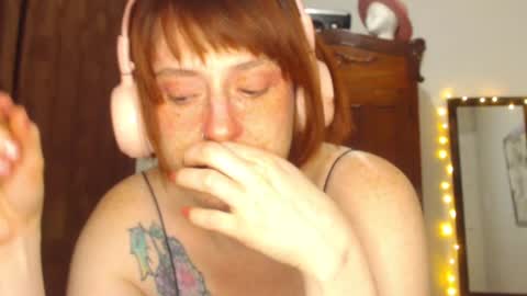 Snapshot of my_kind_of_love chatting on December 6, 4:47 am sara i know you love me xoxox online show from December 6, 4:47 am