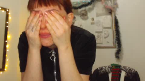 Snapshot of my_kind_of_love chatting on December 10, 7:47 am sara i know you love me xoxox online show from December 10, 7:47 am