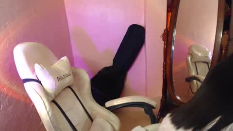 Snapshot of my_love_andi chatting on October 4, 6:50 pm Its me Andi online show from October 4, 6:50 pm