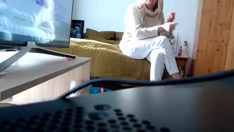 Snapshot of mya_kane chatting on November 25, 8:25 am Mia kane online show from November 25, 8:25 am