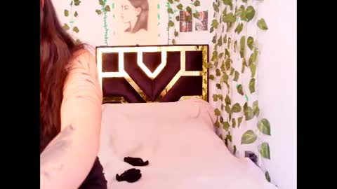 miagosling  NTMU  Dont forget follow me  online show from October 19, 7:14 pm