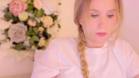 Mya-be Yours P online show from January 2, 9:39 pm