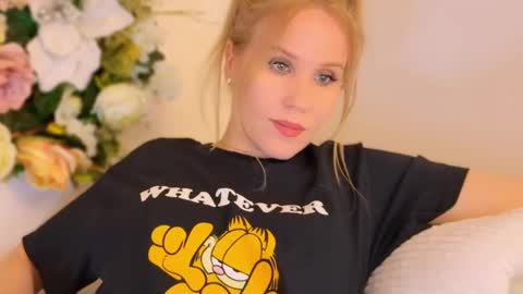 Mya-be Yours P online show from February 11, 10:07 pm