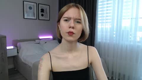 Snapshot of mybabylana chatting on May 17, 7:06 am Lana online show from May 17, 7:06 am