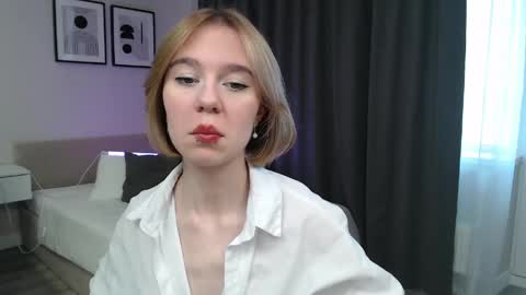 Snapshot of mybabylana chatting on June 4, 11:05 am Lana online show from June 4, 11:05 am