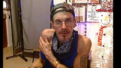 Snapshot of mycock4u247 chatting on December 25, 4:44 am LA MARIPOSA DE MARICOPA online show from December 25, 4:44 am