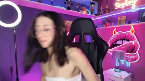 Milly Cute online show from February 15, 7:51 am