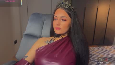 Snapshot of mygoddesshecate chatting on November 1, 10:17 am Hecate online show from November 1, 10:17 am