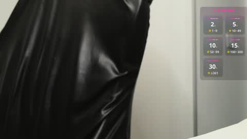 Snapshot of myhairymacho chatting on July 31, 2:44 am Juan OF myhairymacho online show from July 31, 2:44 am