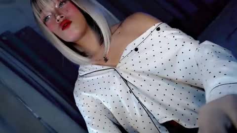 Snapshot of mykaliciousness chatting on November 19, 11:49 pm mykaliciousness online show from November 19, 11:49 pm