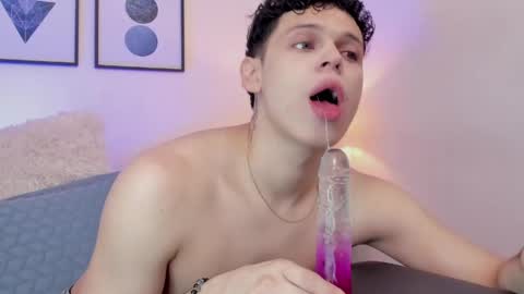 Mykel   online show from May 9, 1:33 am