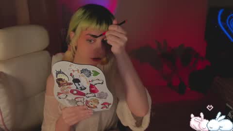 MylaFlores online show from December 22, 8:05 am