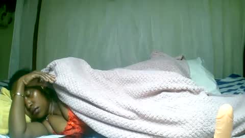 Snapshot of mylindasweet chatting on January 27, 12:12 am linda online show from January 27, 12:12 am