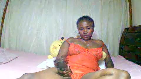 Snapshot of mylindasweet chatting on January 27, 5:04 pm linda online show from January 27, 5:04 pm