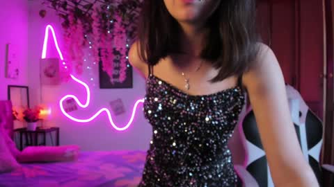 Snapshot of mylittlebunny__ chatting on December 23, 6:37 pm helen online show from December 23, 6:37 pm