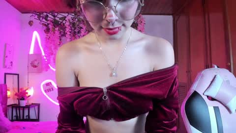 Snapshot of mylittlebunny__ chatting on December 26, 9:26 pm helen online show from December 26, 9:26 pm