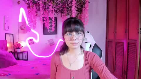 Snapshot of mylittlebunny__ chatting on December 28, 11:48 pm helen online show from December 28, 11:48 pm